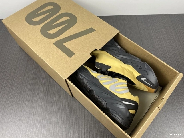700 MNVN 'Honey GZ0717 Yeezy Flux' Boost 0803